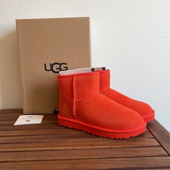 UGG Classic Mini II Boots Hazard Orange USA Women Size 6/UK 4/EU 37 - Picture 1 of 15